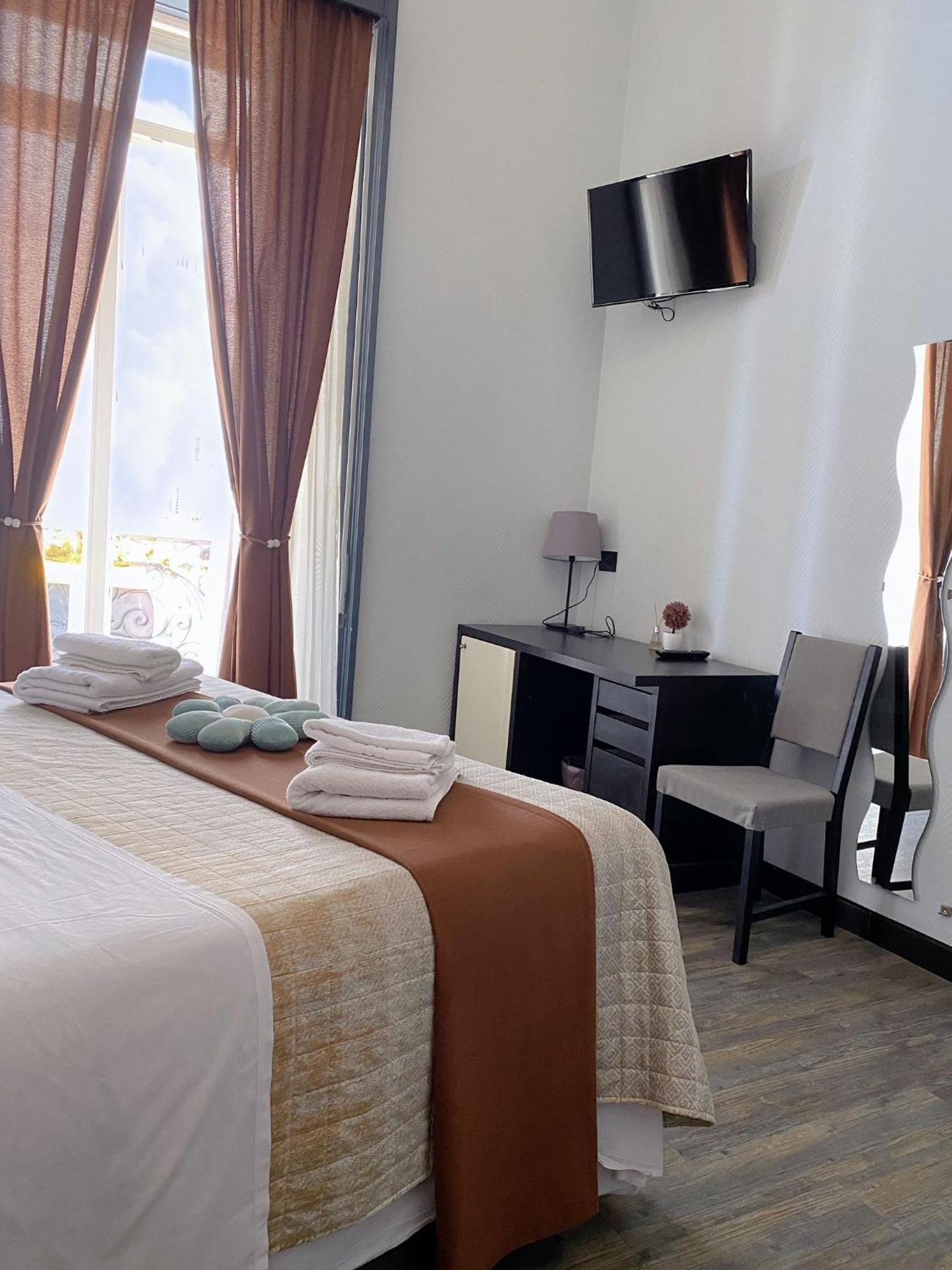 Dolce Vita Rooms Неаполь Экстерьер фото