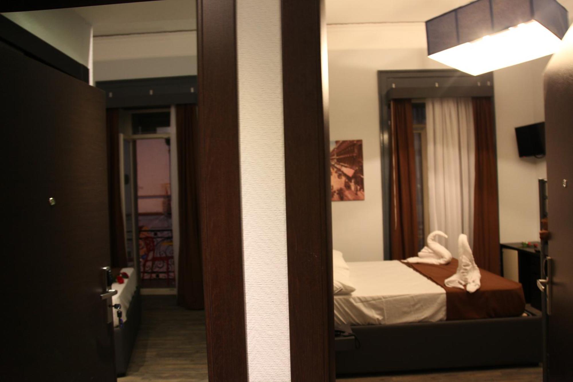 Dolce Vita Rooms Неаполь Экстерьер фото